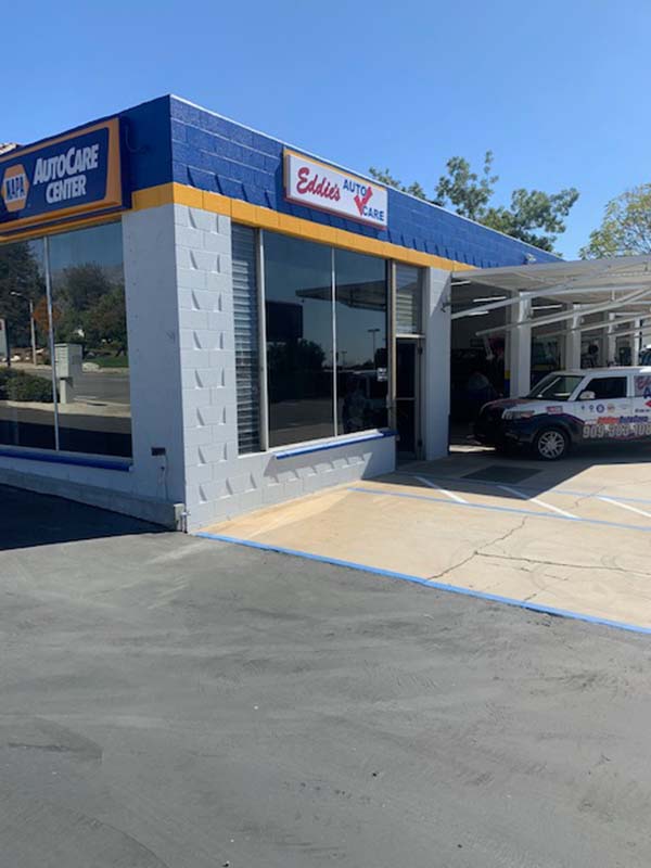 Auto Mechanic near Redlands, California Auto Mechanic near Redlands, California